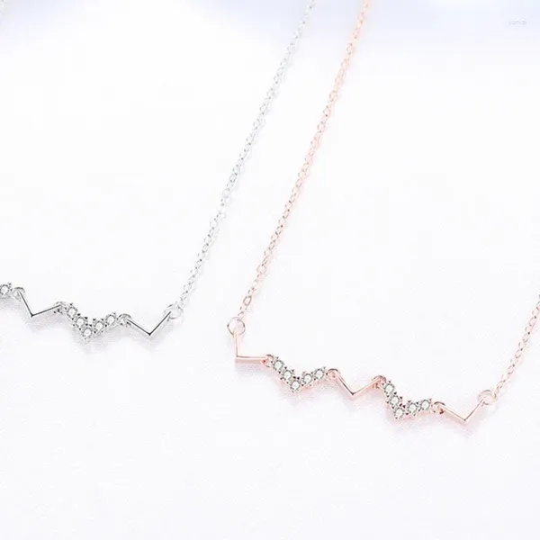 Catene di gioielli giapponesi e coreane Wave Women Silver Color Heartbeat ECG Collana Simple Geometric Clavicle Chain