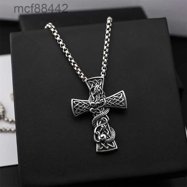 Ch Kro Celtic Dragon Cross Anhänger Halskette Personalisierte Hip -Hop -Männer und Frauen High Edition Thai Silber