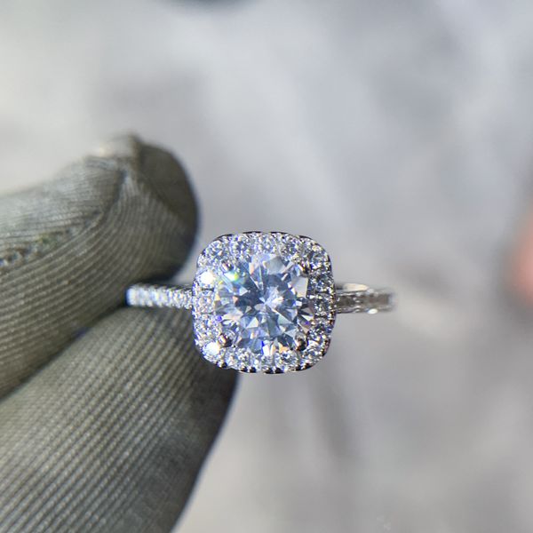 Nuovo anello diamantato a forma di caramella quadrata da 1 ct