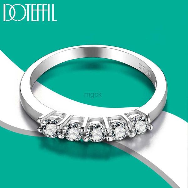 Anelli nuziali Doteffil D Colore 3mm VVS1 Five Moissanite Ring S925 Sterling Silver White Gold 0,5 Ct Diamond con GRA per donne gioielli 240419