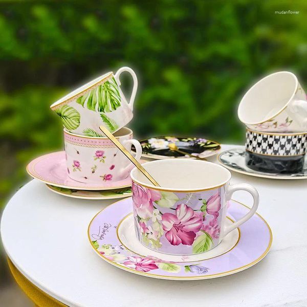 Caffettiere in stile europeo osso retrò di fiori di fiori e piattino set inglese da tè pomeridiano stile da campo