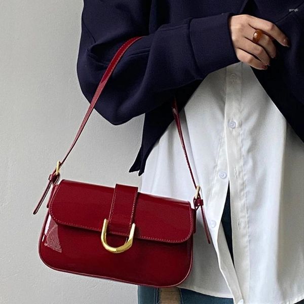 Umhängetaschen Frauen Messenger Bag Mode Patent Leder Retro -Achsel Luxusklappe Crossbody Sling Girl Stilvolle Geldbörse
