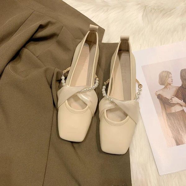 Повседневная обувь французская плоская каблука Женщины элегантные жемчужные мелкие кожа