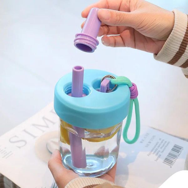 Wasserflaschen 570 ml Mädchen Cup Sommer Hoch aussehend 2024 tragbar mit Tee-Separator Süßes Stroh Kawaii Flasche Großhandel