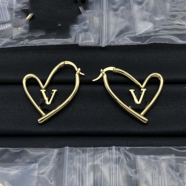 2024 Orecchini hip hop maschile Designer Charm Designer Earring Pearl Celi Brand Letters Real Gold Plating Zircone Fashi