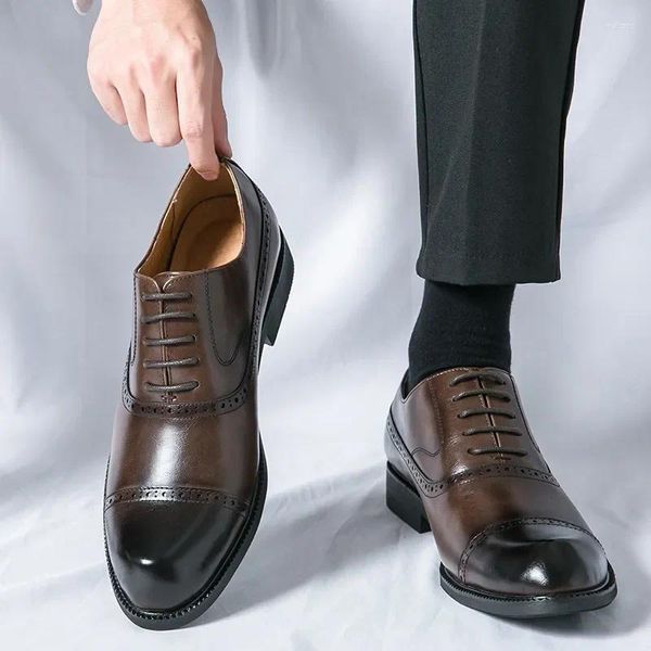 Scarpe eleganti gentiluomo in pelle casual di donne uomini d'affari da uomo per uomini piatti vintage fatti a mano oxford per banchetto nero derby