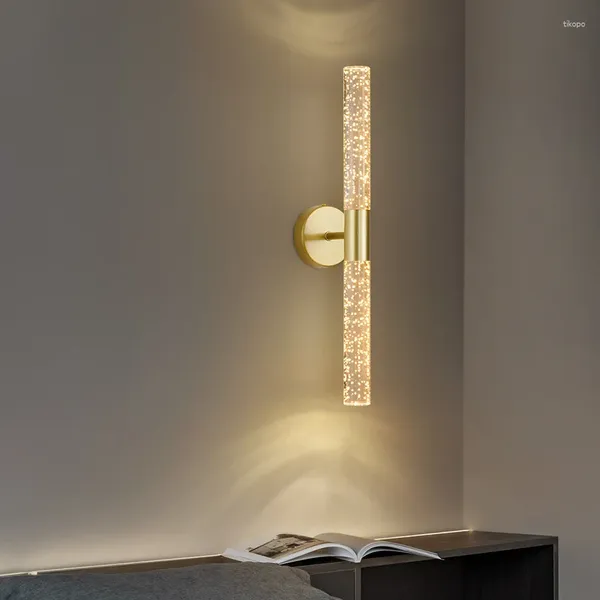 Wandlampe moderner Designer langer Blasenkristallsäule Golden Starry hohe durchscheinende Minimalismus Wohnzimmer El Innenlicht