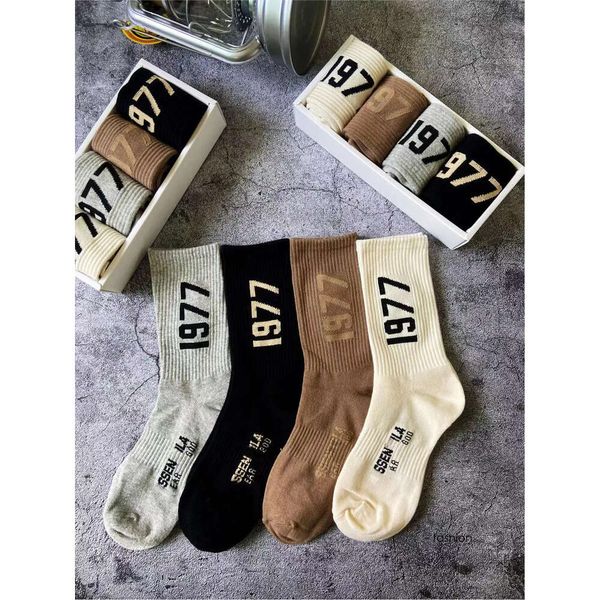 Herren Womens Socken Stickerei Casual Cotton Sport Basketball Baumwoll Herren und Frauen Mode Socken No Box 7564 2592