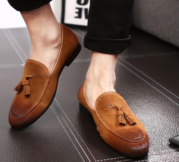 Brand italiano Sapatos casuais Casual Leather Cow Suede Tassel Men mocassins Marca de designer deslize em sapatos Oxfords Shoes para o homem 8493043