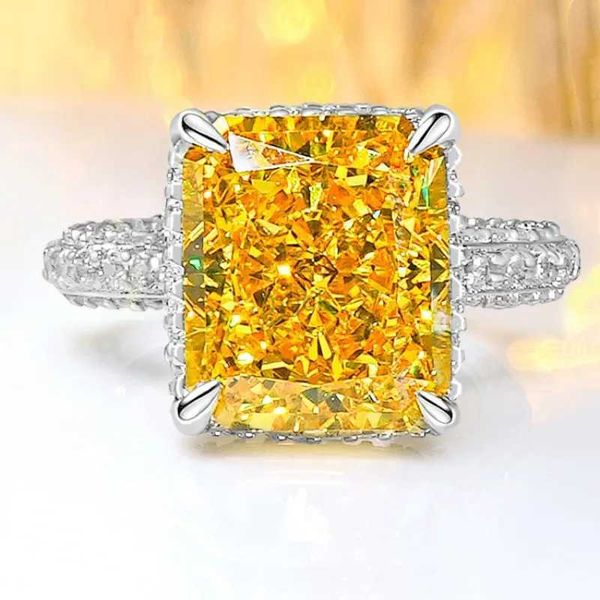 Anelli di nozze alla moda 925 anello di diamanti giallo rettangolare argento con intarsio tagliato a ghiaccio rotto versatile per giocatori di nicchia 240419