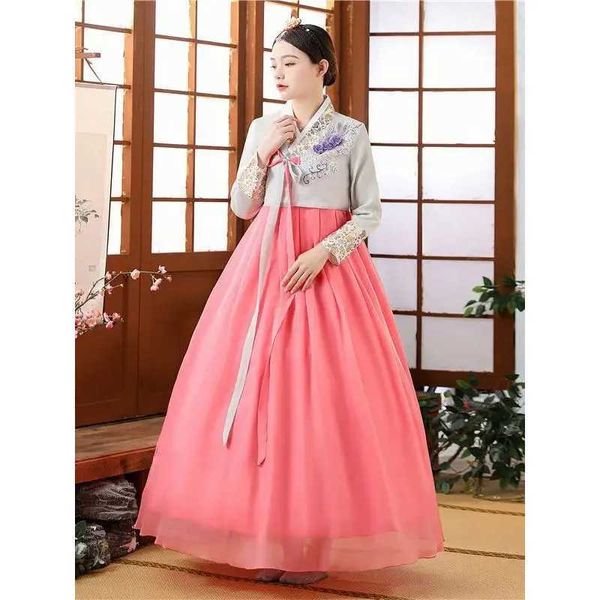 W8D5 Abbigliamento etnico Abbigliamento tradizionale coreano abito Hanbok per donne Ancient Palace Robe V-Neck National Performance Wedding Wedding Wedding Style D240419