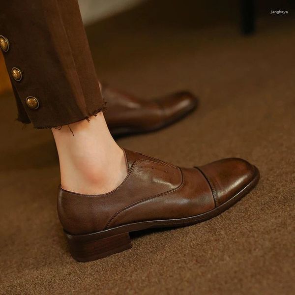 Sapatos casuais retrô para mulheres escorregando em qualidade european oxfords vintage redou dedo redondo ladrinho simples caseiro de chicote de couro macio salto baixo