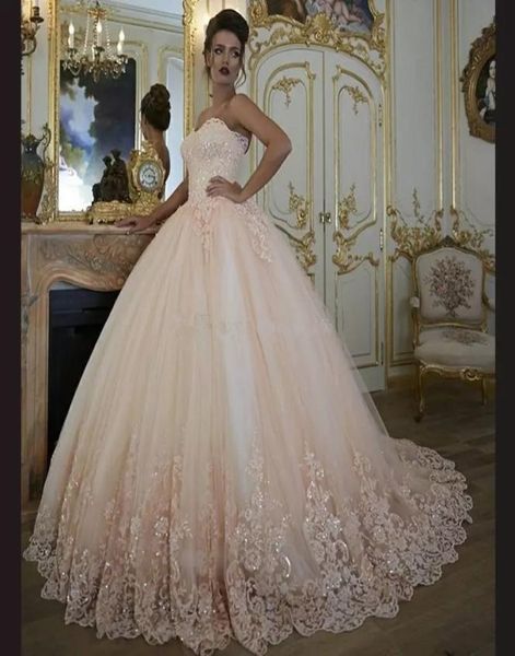 Nuovi abiti da quinceanera di moda Appliques Sweetheart Tulle Blush Rosa modesto da ballo da ballo Sweet 16 Abiti da sera DressE5894749