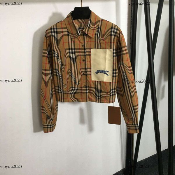 Designerjacke Frauen Brand Damen Kleidung Spring Coat Fashion Knight Patch Klassische Plaid -Print Logo Langarmed Damen Hemd 19. April 19. April