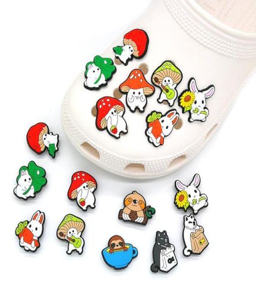 MOQ 100pcs Pilz Sushi Panda Sloth Schuhschuhzauber 2d weiche Gummi -Pins Schuhzubehör Schnallen Anime Schuh Dekorationen Fit Kinder Armbands Sandalen Dekor347974