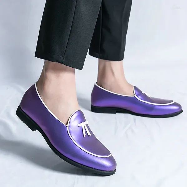Lässige Schuhe verkaufen Trend Europa Amerika Purpurer Slipper Herrenleder Einfaches Wandergeschäft Arbeiten
