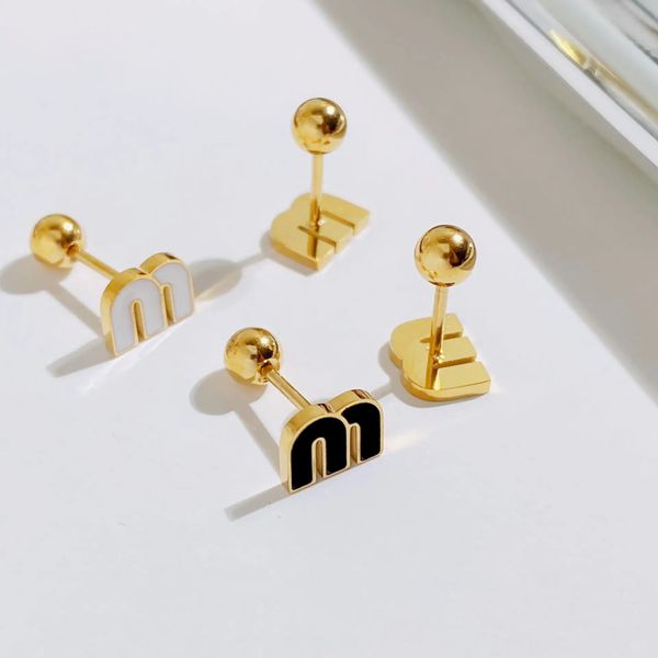 Безупречные золотые золотые мини-гнезда Mini Mini Mini Stainless Steel Cone Suds с винтами и титановой сталью 18-километровые модные серьги, минималистские