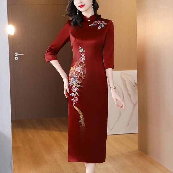 Lässige Kleider 2024 Temperament Fashion Elegant Frauen locker dünner Retro -Stil lang Cheongsam Noble Kleid
