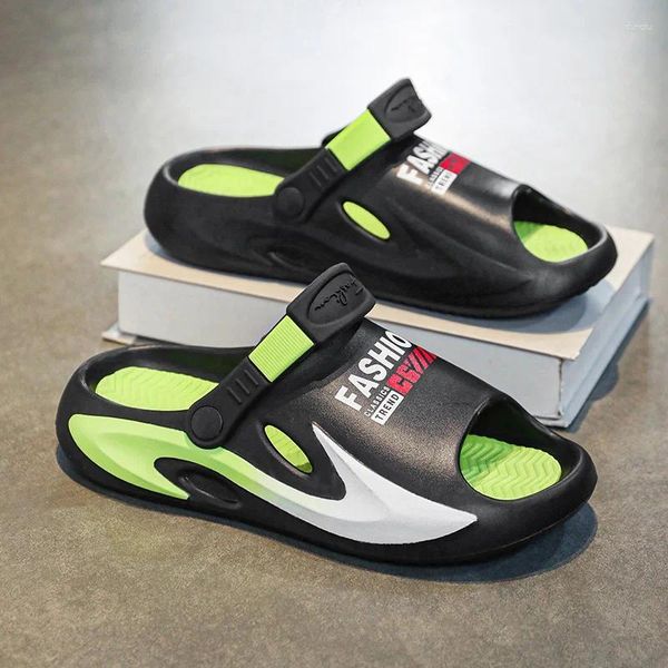 Sandálias de verão banheiro masculino Sapatos casuais Plataforma de sandália de desgaste macio para homens ao ar livre Flip-flop explosivo estilo