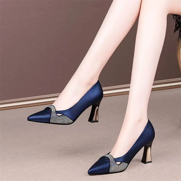 Sandali donne classiche blu navy cristallo scarpe al tallone splendente Lady Spring Summer Comfort Pumpe eleganti Mulheres de Salto Alto E357