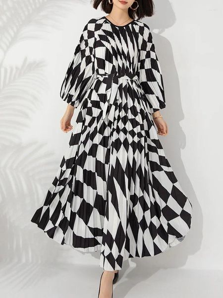 Повседневные платья miyake fold 2024 зимний длинный отпечаток круглое платье с пуншированным платьем с завязкой в рукаве.