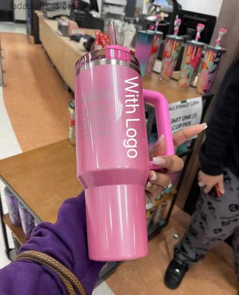 Kupalar iyi 40 oz söndürücü tumbler satar pembe ko-ed cosmo parada flamingo paslanmaz çelik sevgililer günü hediye bardakları silikon saplı kapak ve saman arabası kupalarıq240419