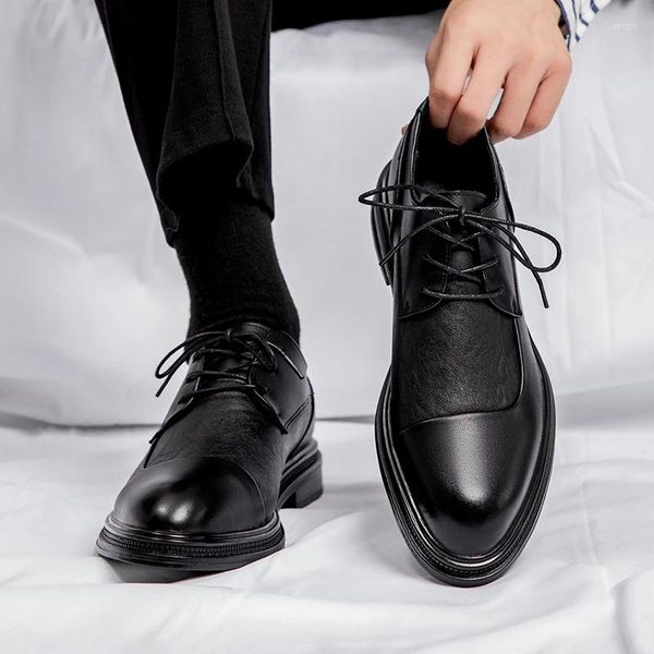 Vestido Sapatos 2024 Autumn Winter Men's Business Casual Leather Breathable Lace-up Split com sapato masculino plano A207
