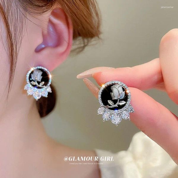 Stud Küpe 2024 Mini Gotik Fransızca Siyah Gül Romantik Düğün Takı Kulak Saplamalar Butik Sterling Gümüş Çiçek Kadınlar