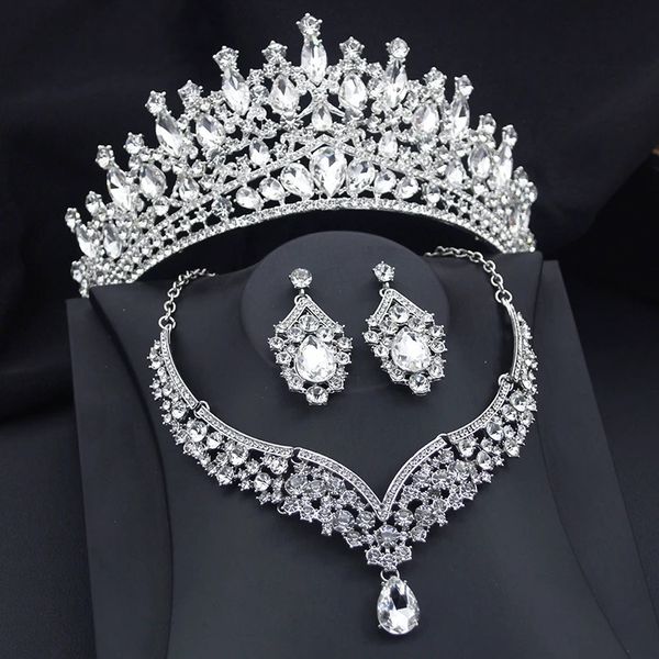 Set di gioielli da sposa a corona verde di lusso Orecchini per spinte di sposa per lerami abiti da sposa Accessori set di gioielli Dubai 240419