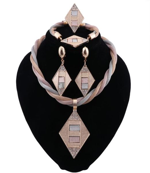 Set di gioielli Nigeria Dubai GoldColor Africano Orecchini per matrimoni per matrimoni di gioielli Set africani Gifts da sposa da sposa 44416768