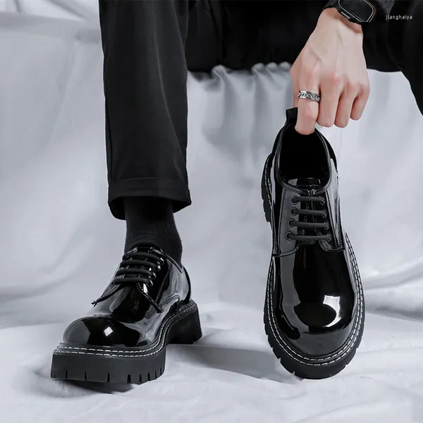 Sıradan Ayakkabı Platformu Erkek Lüks Patent Deri Yüksek kaliteli boş zaman araçları rahat el yapımı trend moda