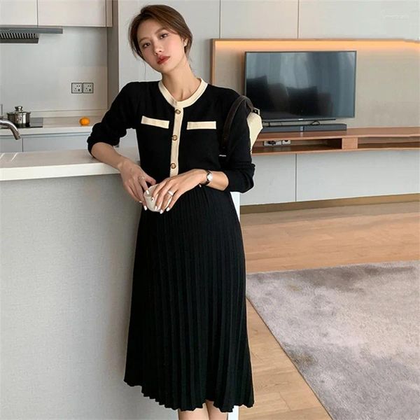 Lässige Kleider Herbst Mody Women Patchwork Strickgefüttertes Kleid Winter elegant Langarm O Hals Perlenknopf Midi Pullover Q797