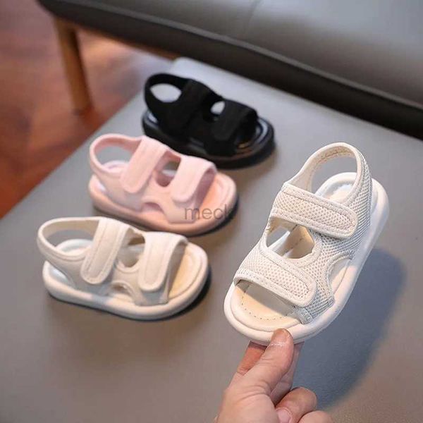 Sandals per bambini ragazzi ragazze sandali in stile estate bambino comodo scarpe da design a fondo morbido all'aperto 240419