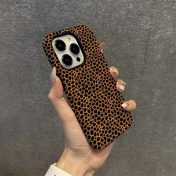 Casos de telefone celular tendem leopardo impressão 2 em 1 Caso de filme adequado para 14Promax feminino 13pro sexy 12pm H240419