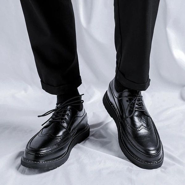 Sapatos casuais 2024 Men Boots de couro Auto Botas de moda Crocodilo Padrão Torno