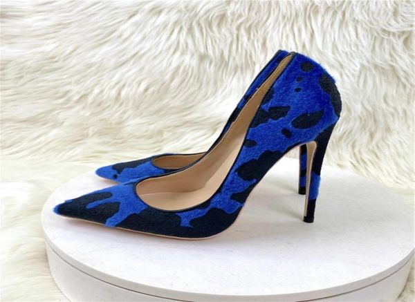 2023 Novos sapatos femininos de luxo Moda vaca azul mulher peluda de rebanho pontual dos dedos de salto alto