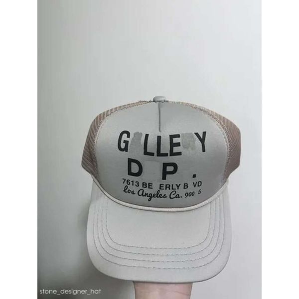 Galeriedept Hut Luxushüte für Männer Ballkappen GP Graffiti Hut lässige Schriftzeichen gekrümmte Abteilung Rand Baseball Cap Men Womens Briefe Drucken Galerys Abteilung Caps 6667