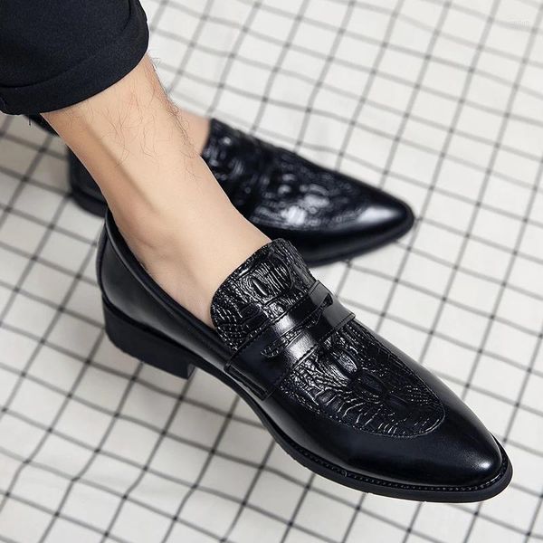 Casual Schuhe speicherte Zehen Herren formelle schwarze Ladungsstätte Abendkleid aus Slip-on Solid handgefertigtes Gentleman für Männergeschäftsmocassins