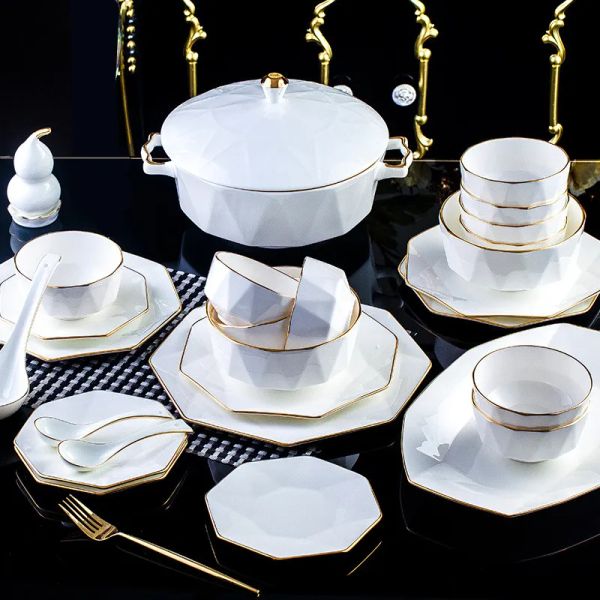 Define utensílios de mesa nórdicos de luxo para restaurante royal ouro oral china tigela pratos de colher conjuntos de diamantes brancos de cerâmica de diamante