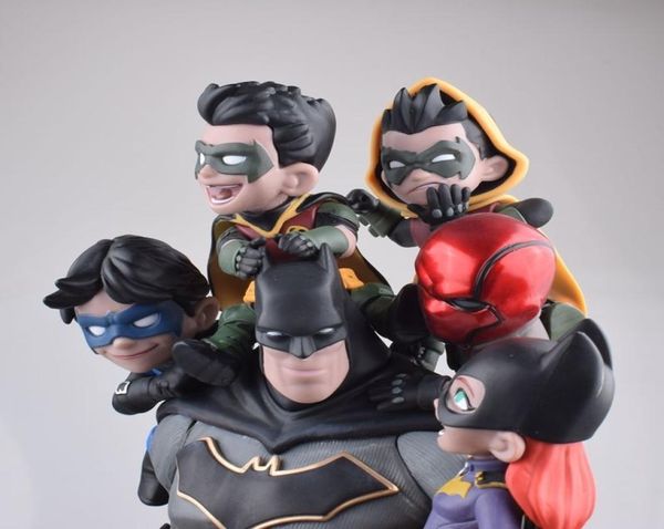 Аниме Лиги Справедливости Бэтмен Робин и его семейный мультфильм фигура ПВХ 37CM7747182