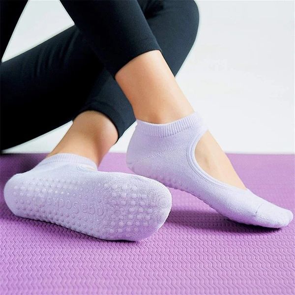 2022 Neue Frauen Yoga Socken Fitnessstudio Silikon Nicht-Schlupf-Pilates Socken atmungsaktiv