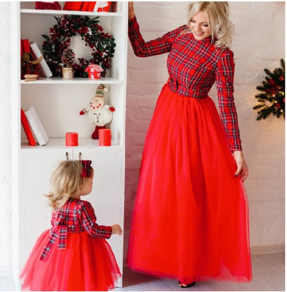 Mãe filha vestidos de renda xadrez de Natal Família combinando roupas mamãe e filha vestido de manga comprida Baby Tutu Dress LJ8006625