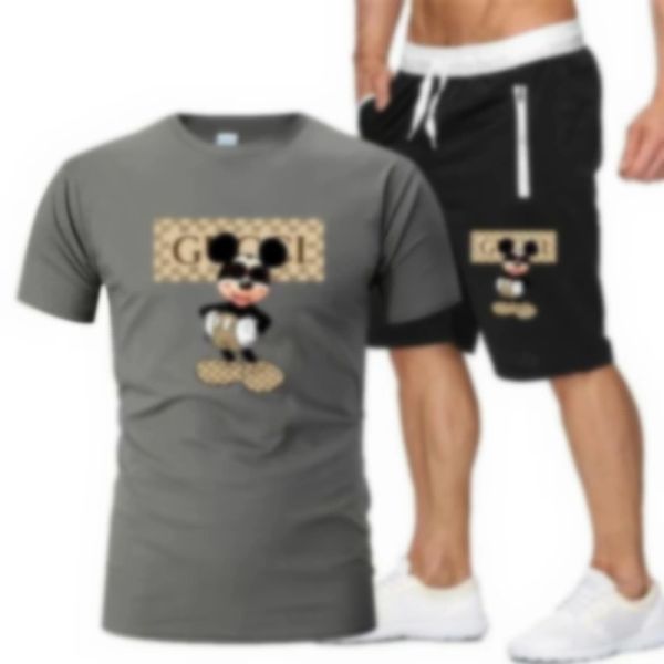 Новый стиль Mens Designer Trade Clising Fitness Suitжа роскошные принты мужская одежда Летняя футболка шорты 2 куски для толстовки Повседневная баскетбольная одежда.