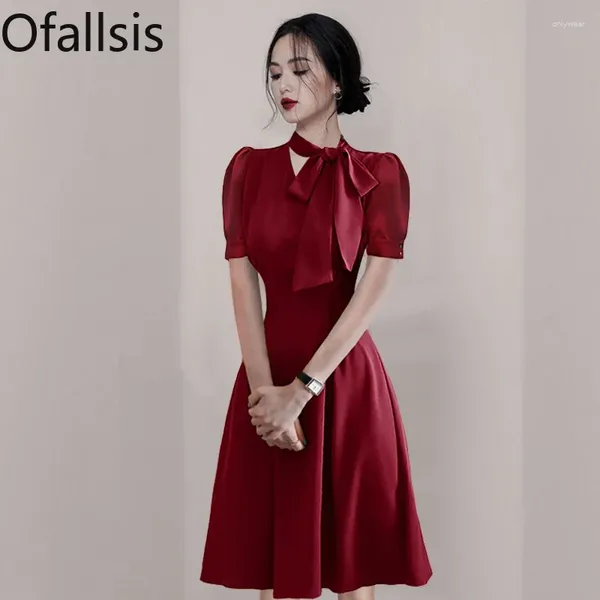 Parti Elbiseleri Ofallsis Halter Boyun Tost Gelin Nişan Kırmızı Elbise 2024 Yaz Tatlı Retro Kadınlar Kıdemli Kokteyl Kadın