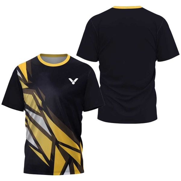 T-shirts masculinos Tênis de t-shirt de camisetas novos e badminton Conjunto de treinamento de esportes diários de verão grande respirável de manga curta J240419