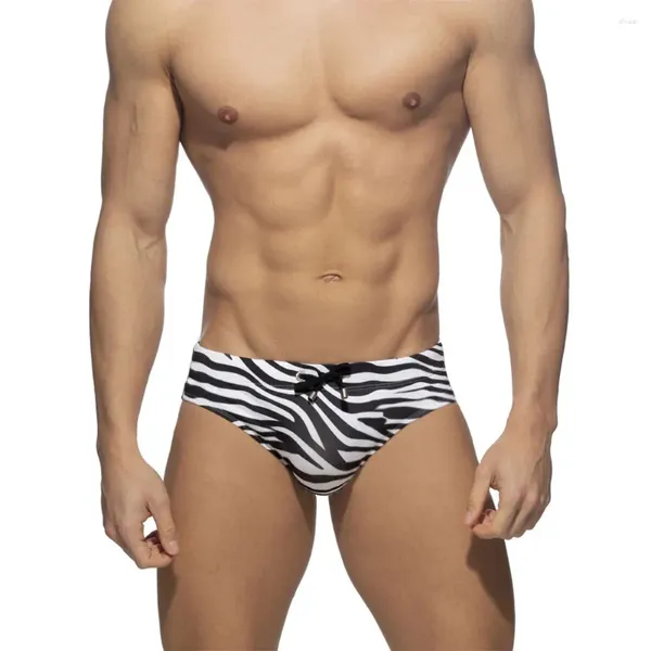 MEDIA DE MUNDA FUNHOR UXH 2024 Verão masculino Men's Black and White Irregular Zebra Stripe Swimming Briefs