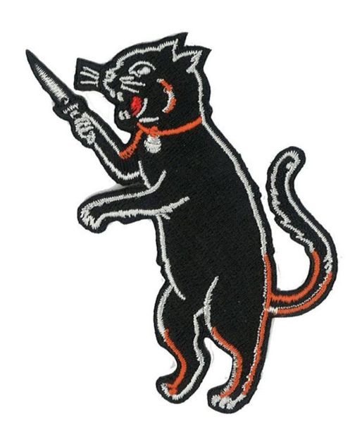 Schwarze Katze nimmt ein Messer lustiger Cartoon bestickter Eisen auf Patch Kids Favorit