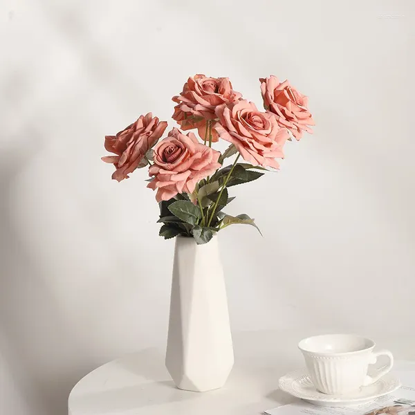 Декоративные цветы симуляция белых роз Букет шелковый фальшивый зеленый растение искусственное раскалотое края