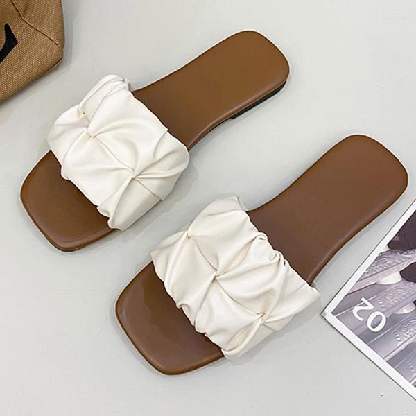 Pantofole design a pieghe per le donne estate 2024 sandali all'aperto piatto per donne scivoli da donna infrasola
