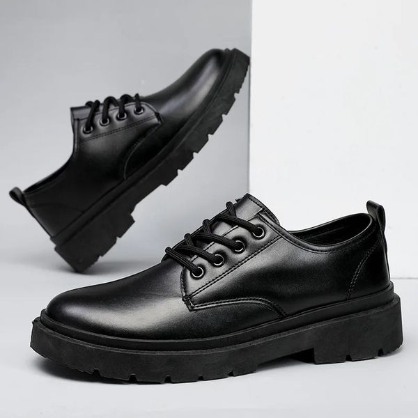 Sapatos de couro masculino vestido formal casual oxfords plus size british hedding wedding apartamentos de um escritório de caminhada respirável suave 240407